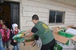 مركز الملك سلمان للإغاثة يوزع حقائب مدرسية وكسوة شتوية على الطلاب والطالبات السوريين في محافظة البقاع