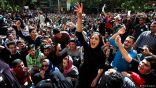 احتجاجات في إيران وأنباء عن مقتل شخصين في غربها والرئيس الأمريكي ونائبه يؤكدان حق الشعب في طلب تغير النظام